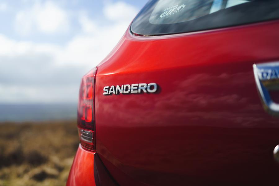 Детали экстерьера Dacia Sandero Stepway Techroad 2019 года  (UK) (фото 33 из 35)